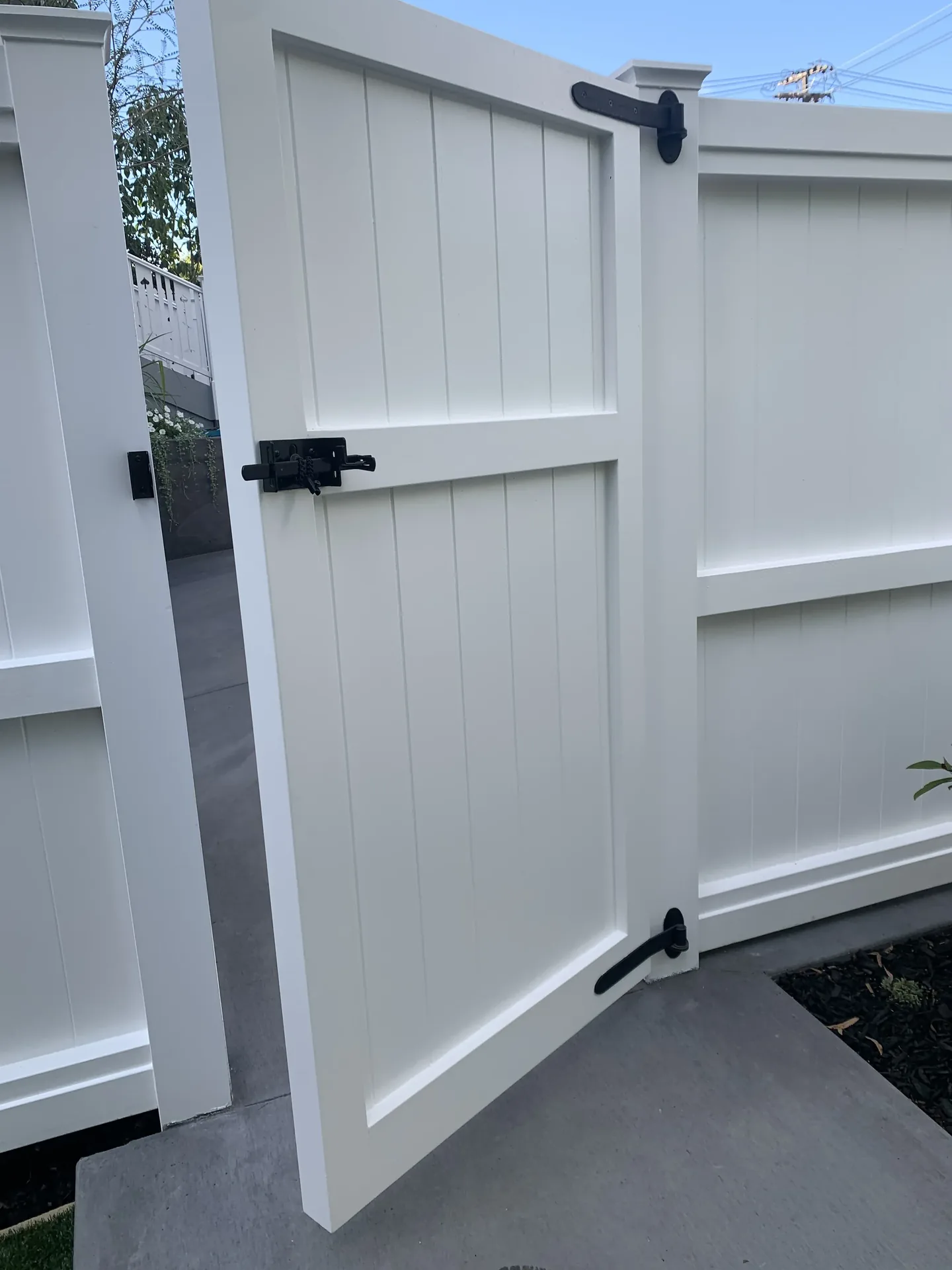Gate and fence entry - Auckland